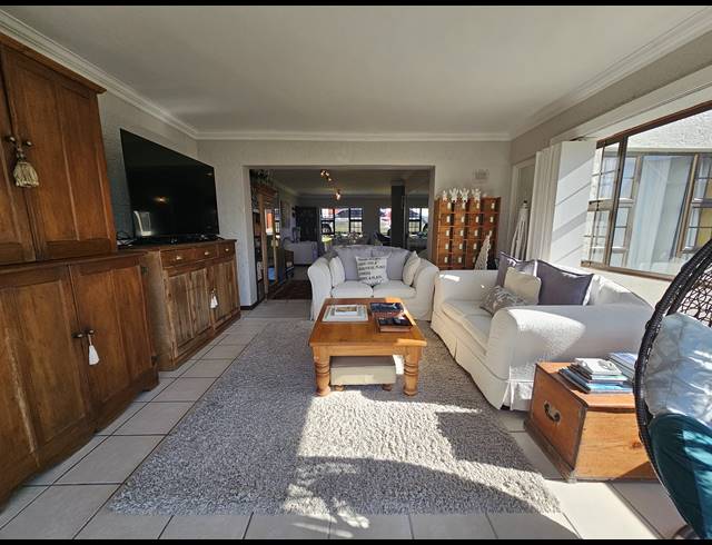 2 BEDROOM APARTMENT FOR SALE IN MOSSEL BAY GOLF ESTATE